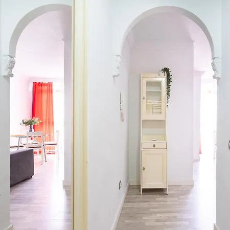 Apartment Home2book Bright In Abrigos